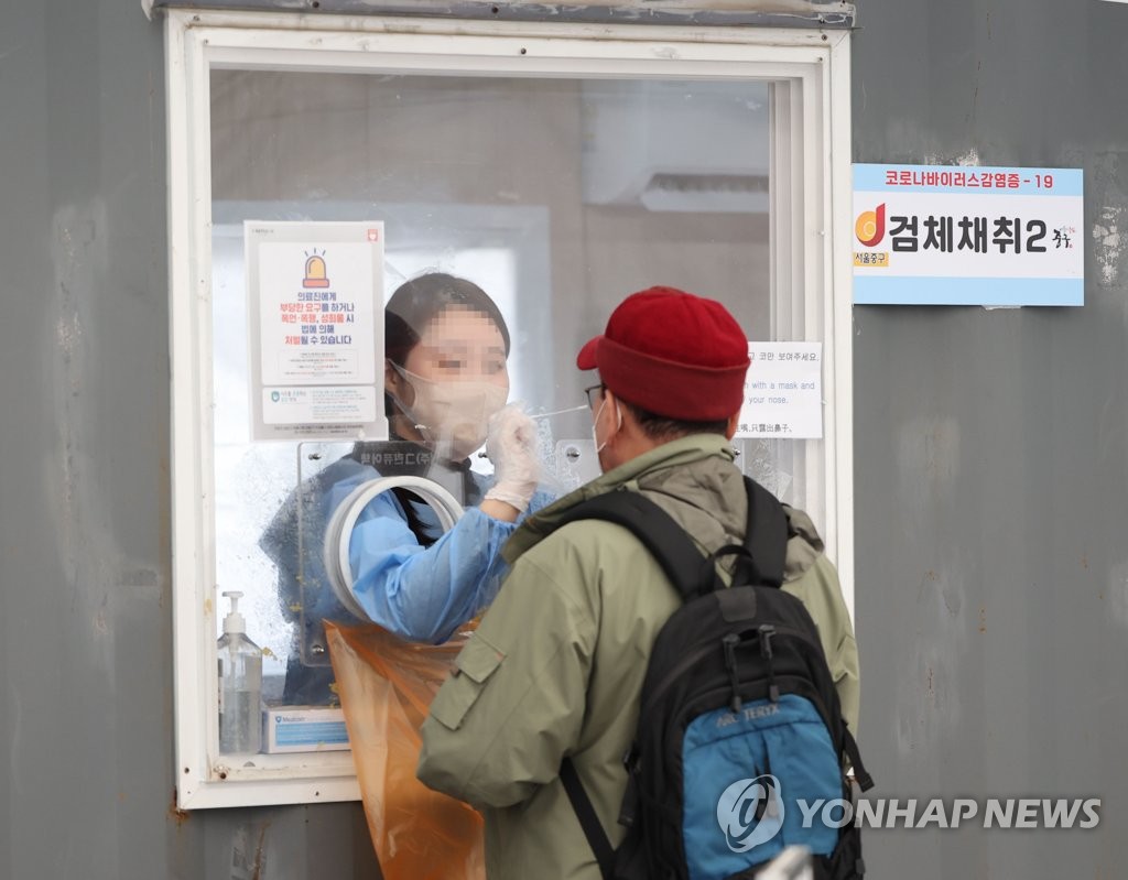 韓国の新規コロナ感染者２．２万人　前週比７５０人減＝重症者５百人に迫る