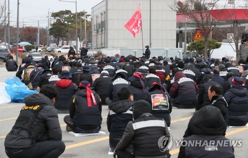 韓国のトラック運転手労組　６２％がスト終了に賛成＝業務復帰へ