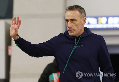 More than half of S. Koreans don't consider nationality important for next nat'l football coach