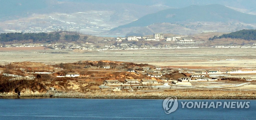 적막감 흐르는 북한 개풍군 마을