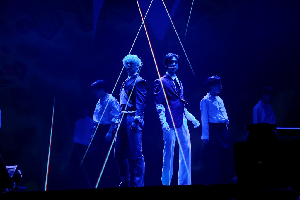ASTRO Blue Frame リリースイベント ムンビン ムンビン&サナ 新曲を披露 | 聯合ニュース