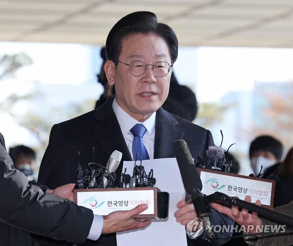 韓国最大野党代表が検察出頭　都市開発事業の不正疑惑巡り