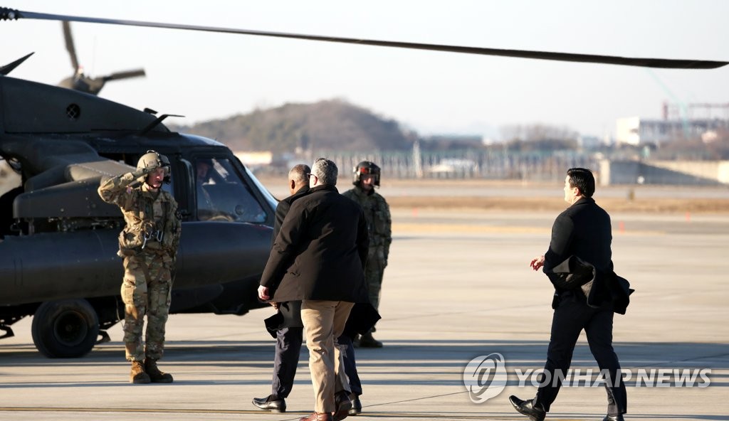 한국 도착한 로이드 오스틴 미국 국방장관