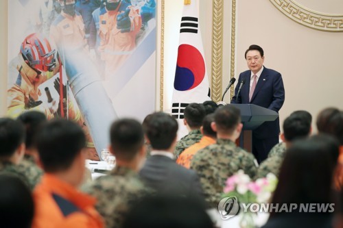 Yoon: Corea del Sur proporcionará más de US$10 millones para construir refugios para los sobrevivientes del terremoto en Turquía