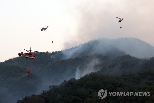 (عاجل) إخماد الحريق الرئيسي في هاب تشون بإقليم كيونغسانغ الجنوبي بعد 20 ساعة من اندلاعه
