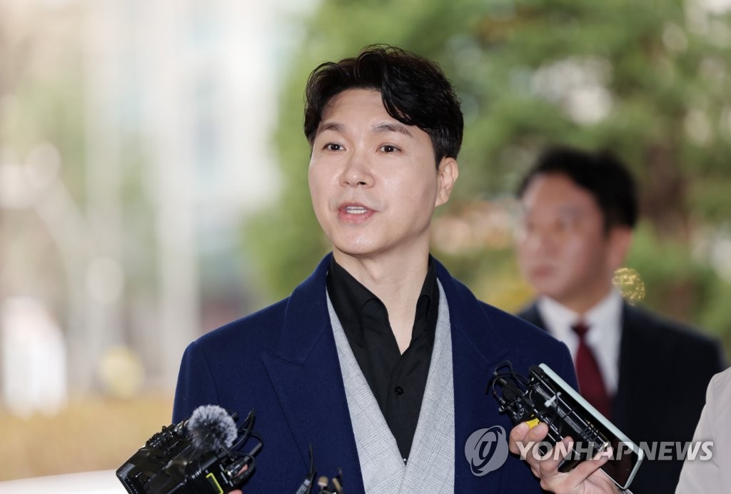 박수홍, 법적 다툼 중인 식품업체 대표에 경찰 고소당해
