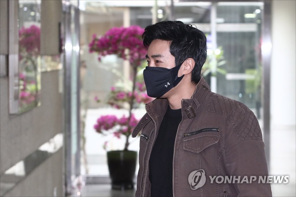 이근 전 대위, 법정으로