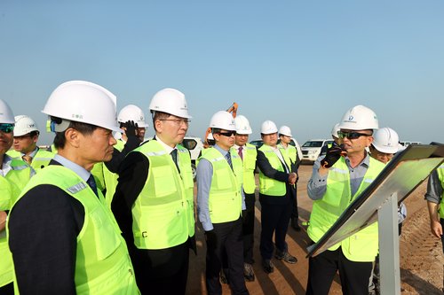 وزير المحيطات يزور موقع بناء ميناء الفاو الكبير في العراق