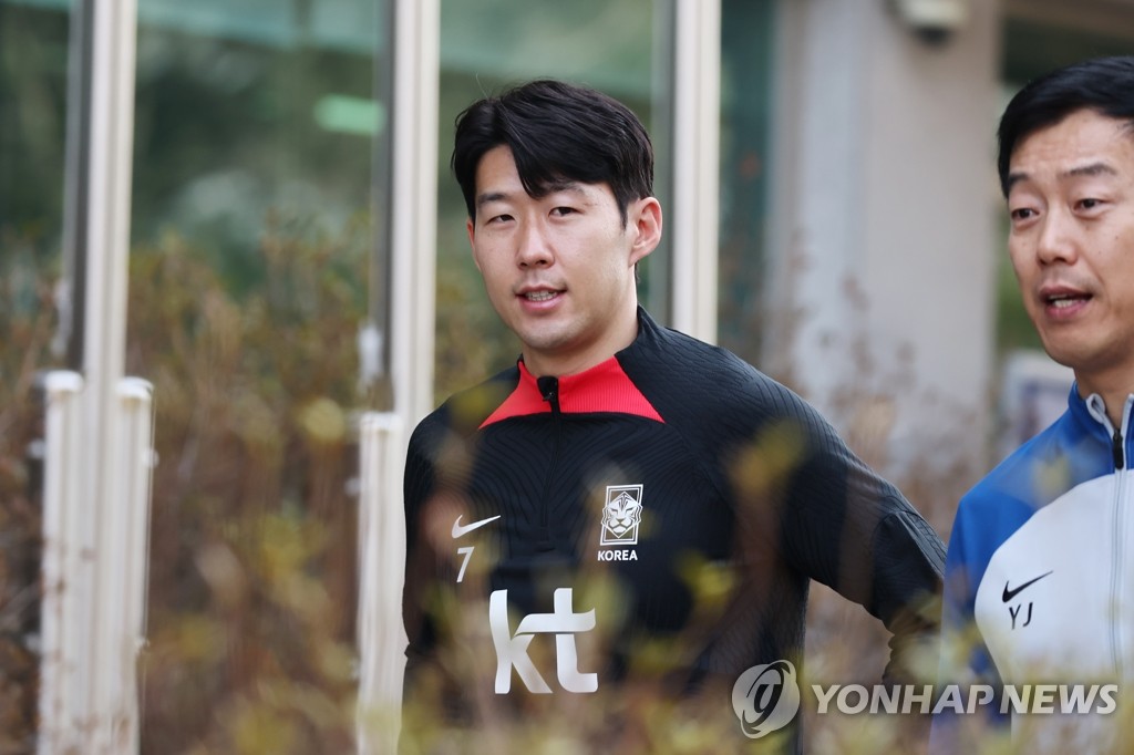 South Korean midfielder Son Heung-min prepares for a media scrum at the National Football Center in Paju, some 30 kilometers northwest of Seoul, before a training session on March 21, 2023. (Yonhap)