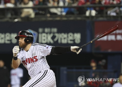 (Yonhap Interview) New foreign player determined to break curse for KBO club