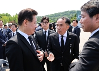 천안함장 "이재명·박광온 찾아가 항의…빨리 면담 연락달라"