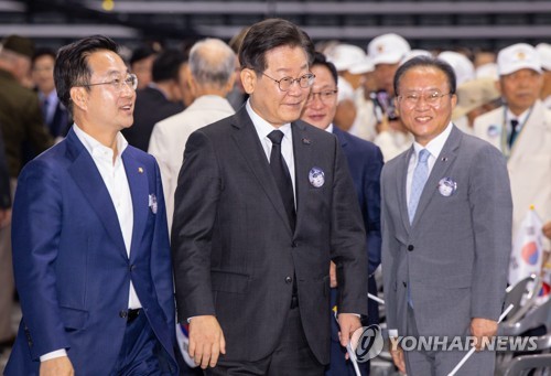 이재명 "국익 중심 전략적 자율 외교로 평화 지켜내야"