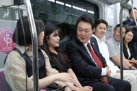尹 "수도권 서부 획기적 변화"…대곡∼소사 첫 열차 시승