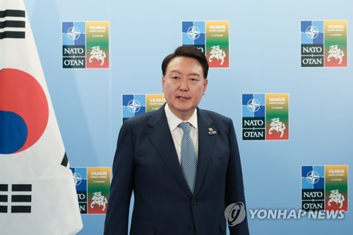 الرئيس يون يحذر من أن كوريا الشمالية ستدفع ثمنا لإطلاق صاروخ غير مشروع