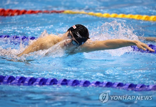 황선우, 0.02초 차로 자유형 100ｍ 결승 불발…준결승 9위