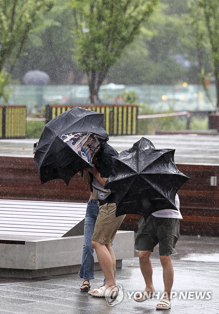 台風がソウルに接近