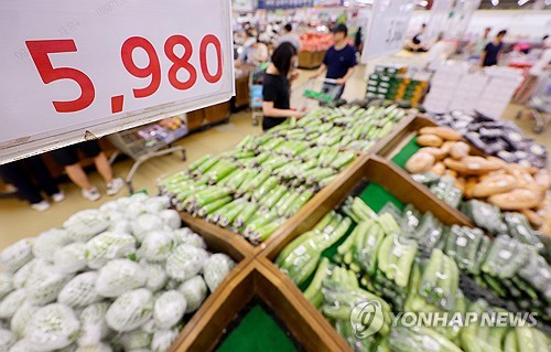 6월 실질임금 336만3천원…고물가에 넉달째 하락
