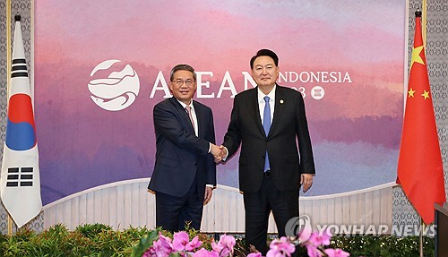 (LEAD) Yoon says N.K. issue should not be 'obstacle' in S. Korea-China ties