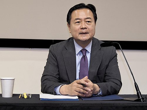 S. Korean envoy to U.S. meets reporters
