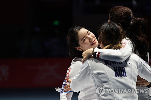 (Asiad) S. Korea claims 1st Asiad gold in women's team epee fencing in 21 yrs