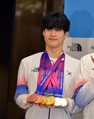 هوانغ سون-أو يفوز بست ميداليات