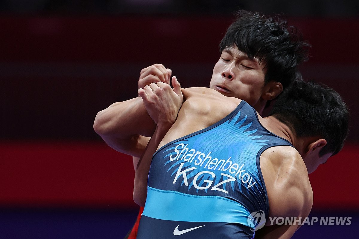 레슬링 60kg급 8강전 펼치는 정한재