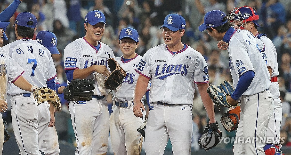 KBO 최초 400세이브, 돌부처의 미소