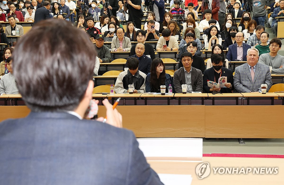 이준석 토크콘서트 참석한 인요한