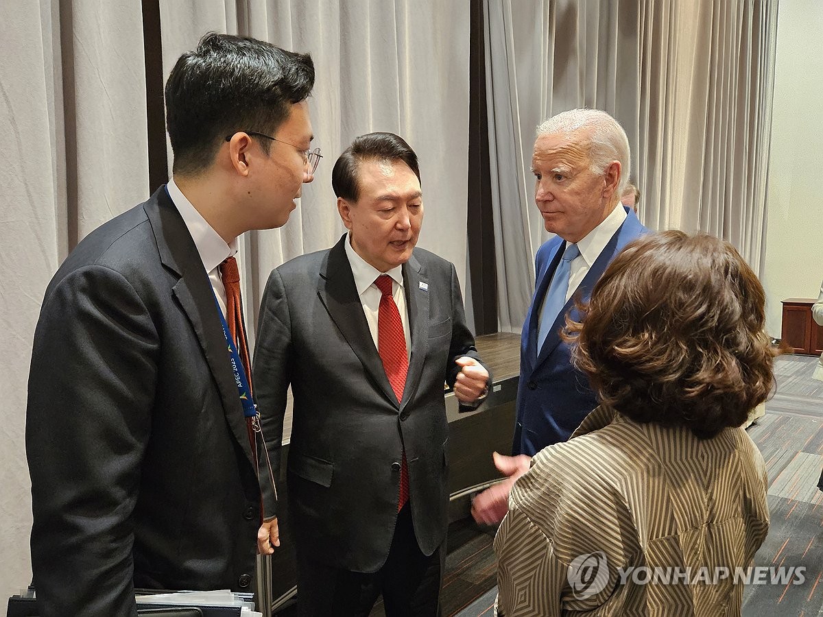 한국은 윤 위원장의 아시아태평양경제협력체(APE) 방문에서 1조5000억원 규모의 미국 투자 약속을 확보했다.