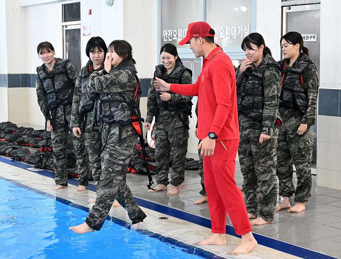 대한체육회 제공(사진 제공) 2023년 12월 19일 한국 선수들이 경북 포항 해병대 기지에서 훈련에 참여하고 있다.  (사진은 비매품입니다) (연합)