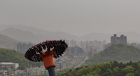 목요일에도 황사 영향 계속…내륙 한낮 25도 웃돌아