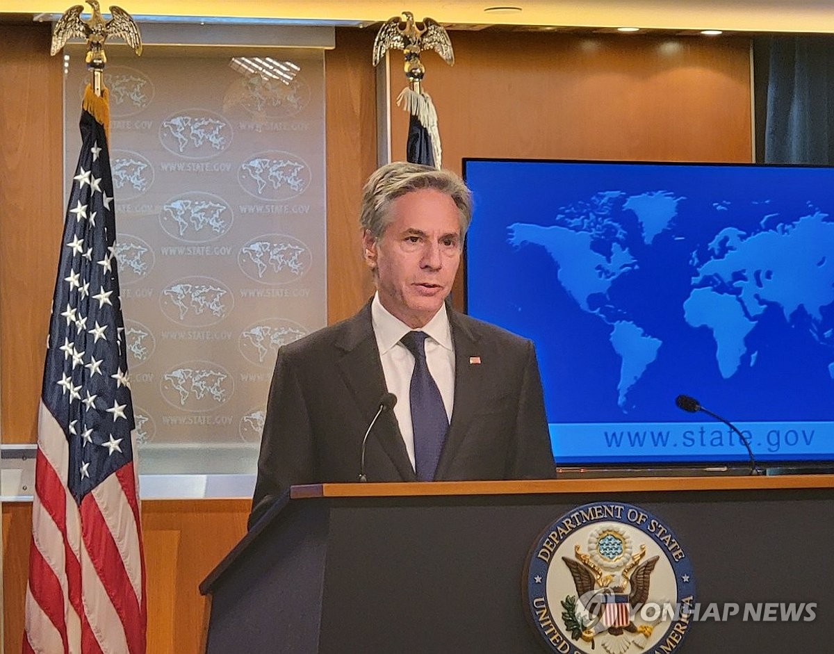 Esta fotografía de archivo, tomada el 23 de abril de 2024, muestra al secretario de Estado de Estados Unidos, Antony Blinken, hablando durante una conferencia de prensa en el Departamento de Estado en Washington. (Yonhap)