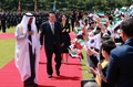 환영 나온 어린이와 인사하는 무함마드 UAE 대통령