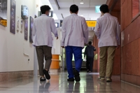 Gov't expected to accept resignations of trainee doctors