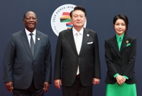 尹 "한국은 아프리카의 진실된 친구…함께 성장하겠다"(종합)