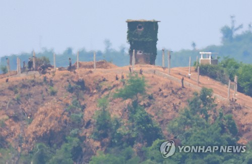 "북한군, 비무장지대 내 일부 지역서 담벼락 설치 동향"