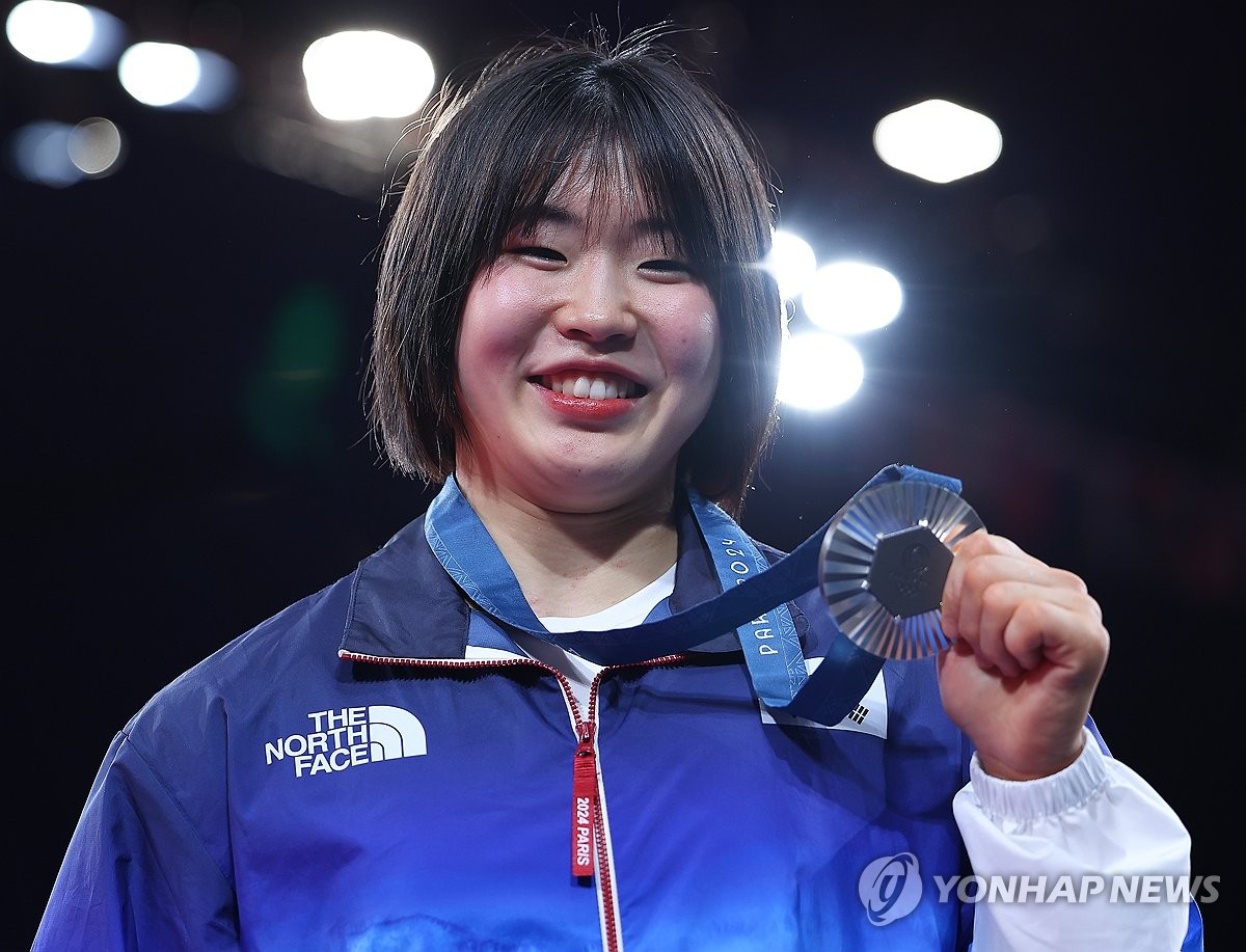 (Olympics) S. Korea snaps up 2 gold medals to meet target after 3 days