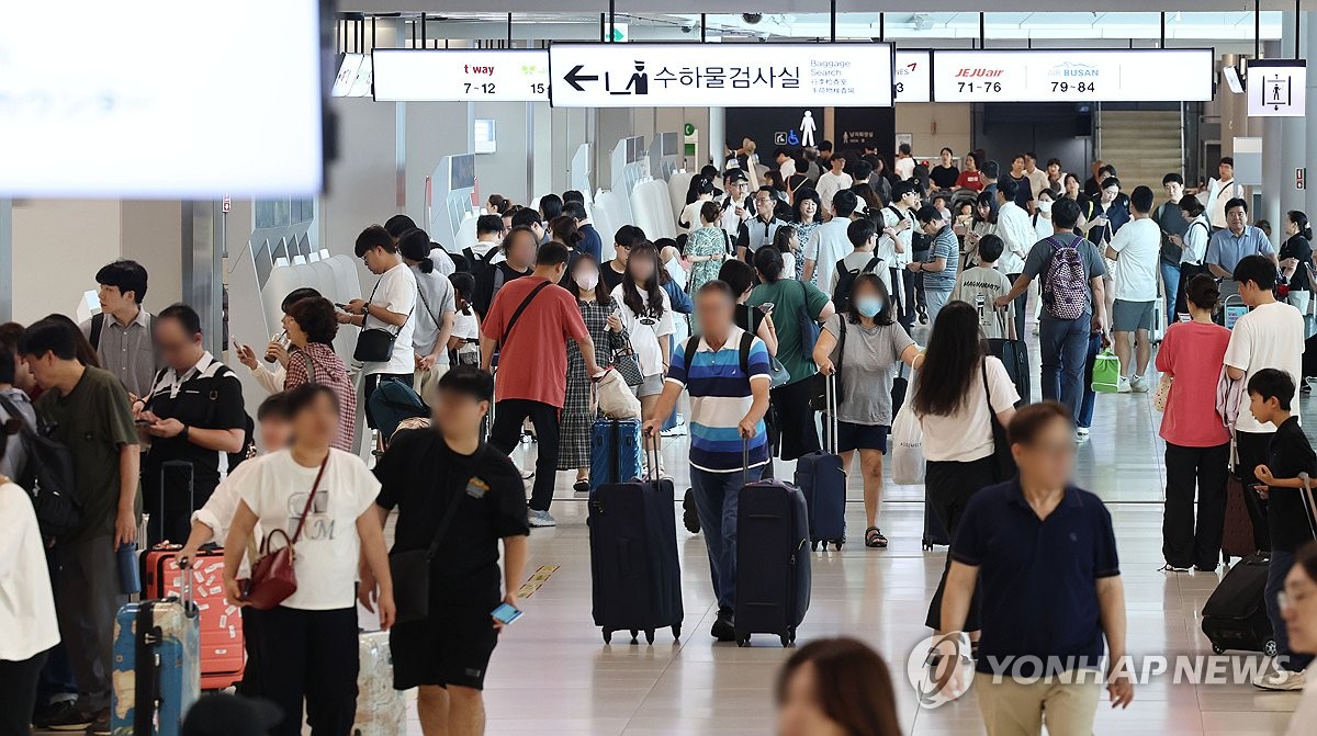 추석 연휴 시작, 떠나는 시민들