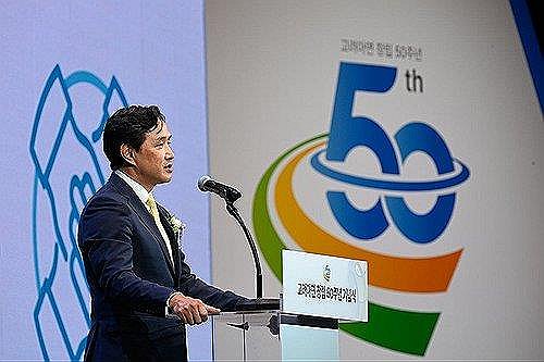 고려아연, 공개매수 후 주가 첫 하락…영풍 29% 급락 '투자경고'