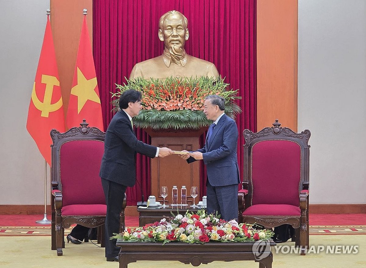 장호진 외교안보특보, 베트남 당서기장 겸 국가주석 예방