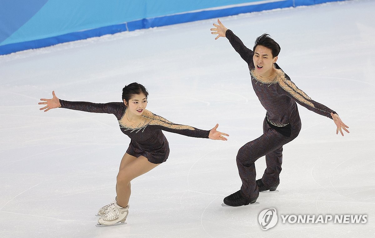 북한 피겨, 올림픽 출전권 획득 실패…렴대옥-한금철 조 10위
