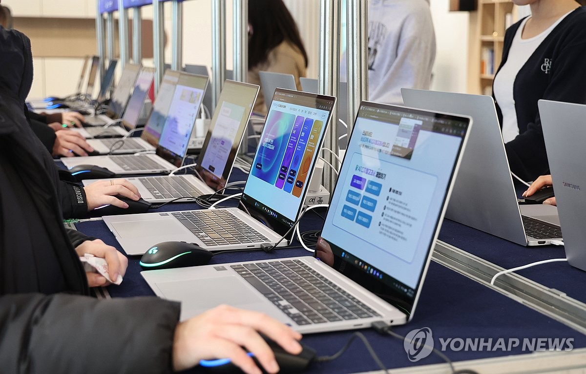 국회 교육위, AI교과서 '교육자료'로 격하 법안 與주…