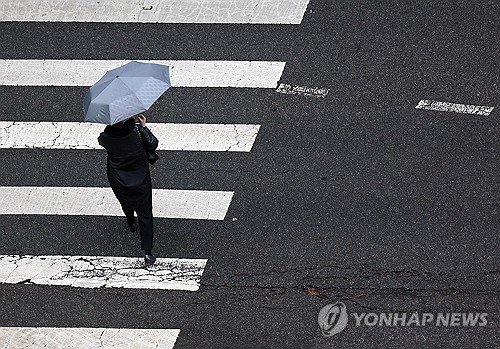 오후부터 전국에 비…수도권·충남 미세먼지 &#x27;나쁨&#x27;