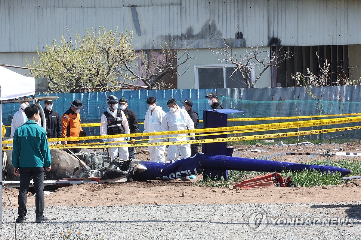 山火事消火中のヘリ墜落　操縦士死亡