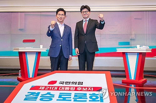 한동훈 "한덕수에 후보 양보할건가" 김문수 "양보한다면 명분 있어야"