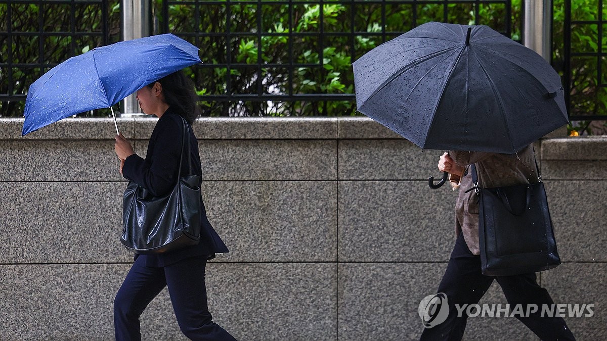 [날씨] 토요일 흐리고 곳곳 비…낮 최고 14∼20도