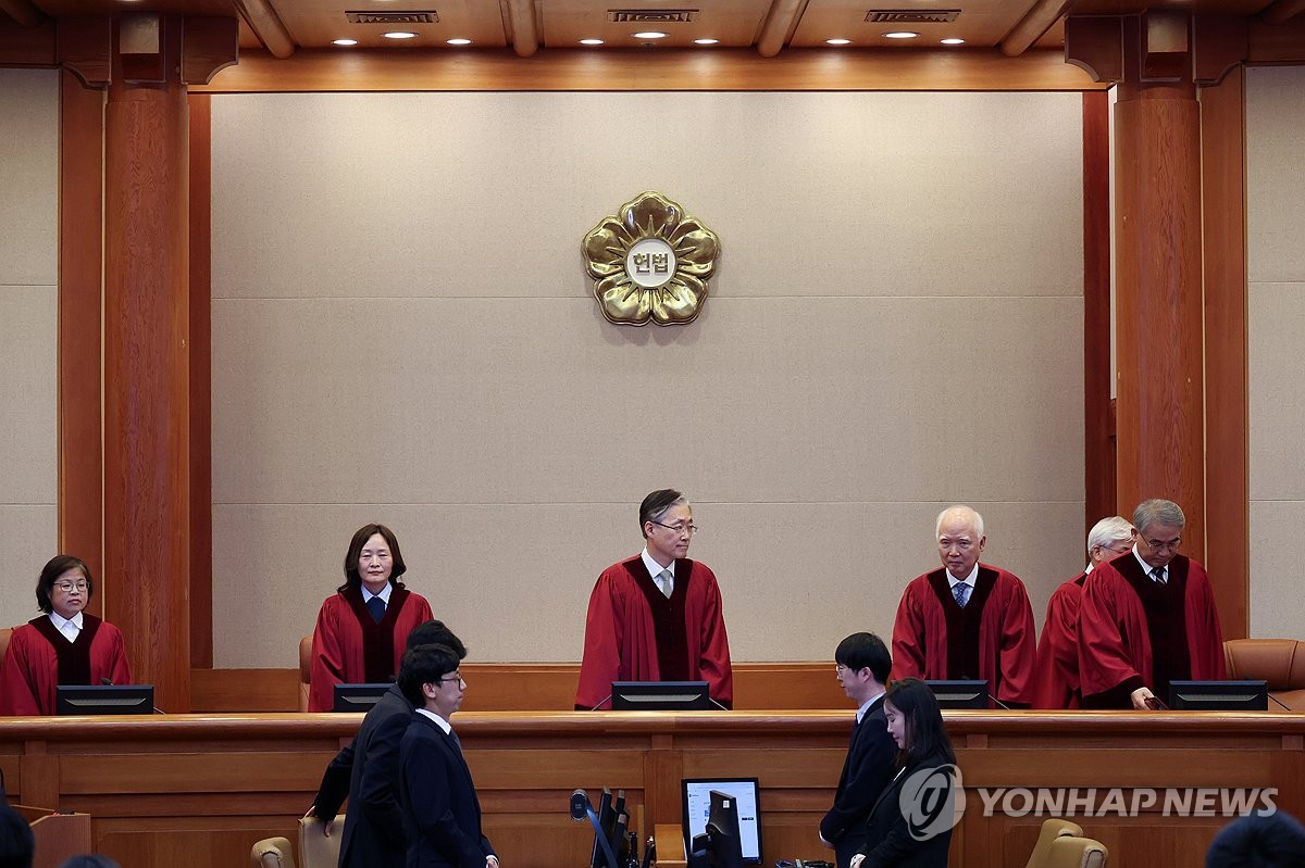 손준성 탄핵 면했지만…헌재 "정치중립 위반·신뢰저해" 일침