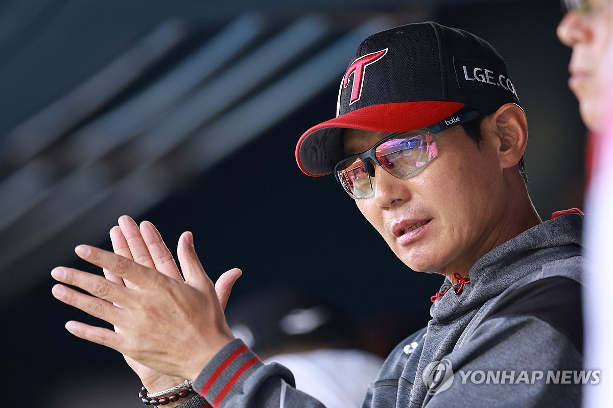 LG 염경엽·한화 김경문 감독 "체크스윙 비디오 판독 도입 시급"(종합)