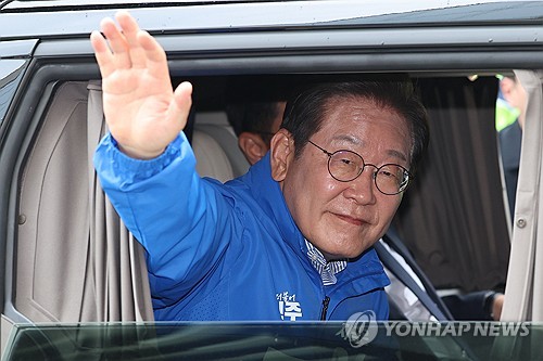  Lee's 'pragmatic diplomacy' vision put to test in U.S. alliance, regional power ties