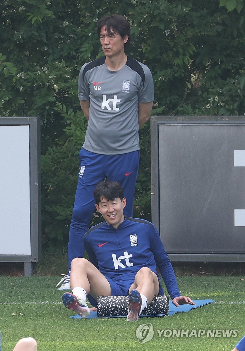 홍명보 감독과 손흥민